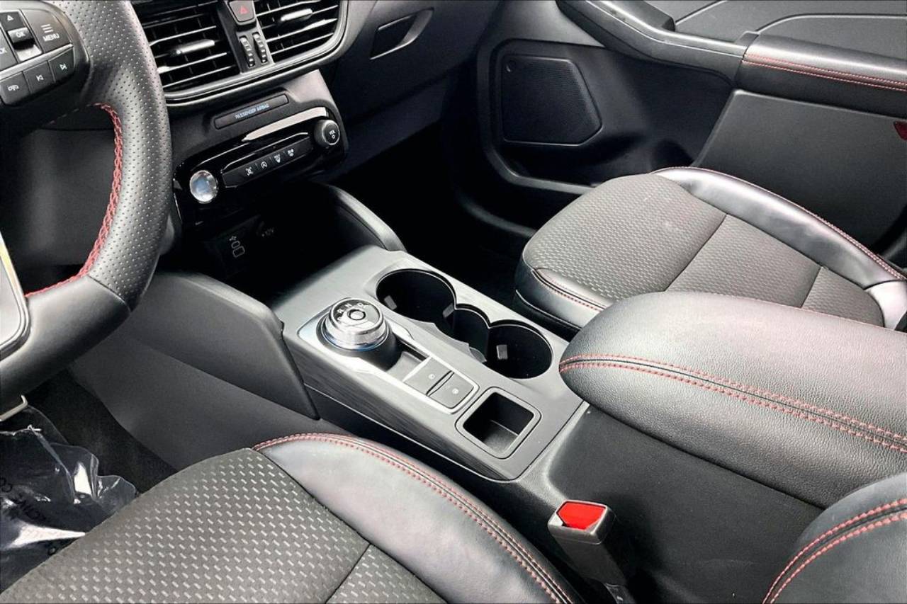 2024 Ford Escape ST-Line - Photo 15