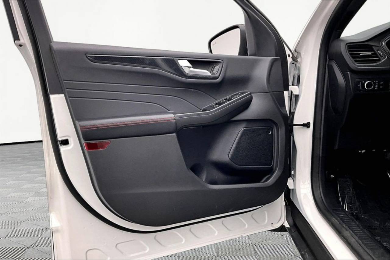2024 Ford Escape ST-Line - Photo 23