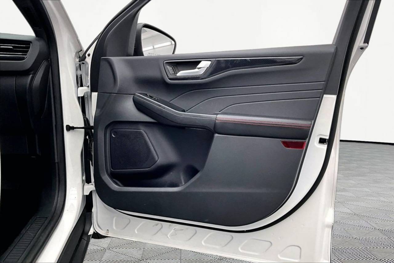 2024 Ford Escape ST-Line - Photo 24