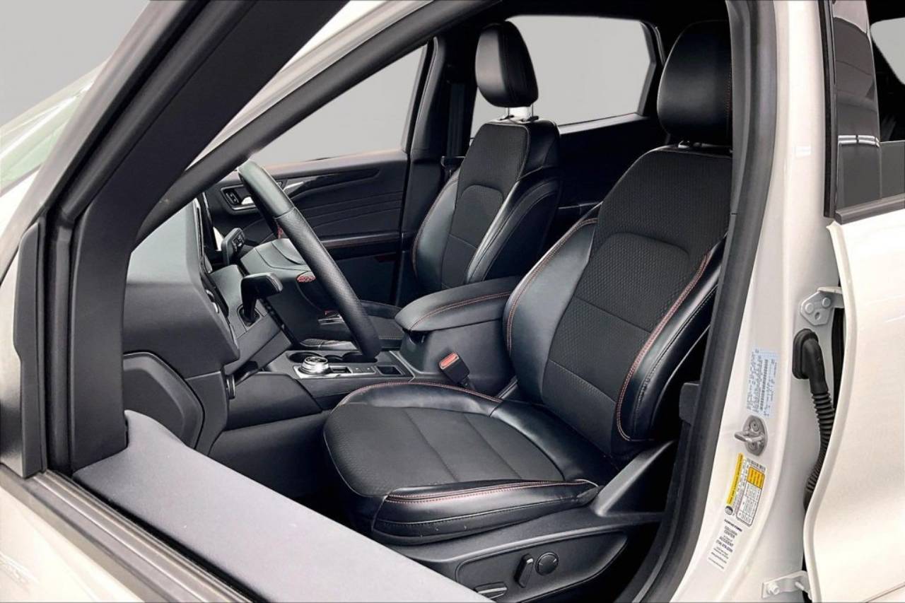 2024 Ford Escape ST-Line - Photo 25