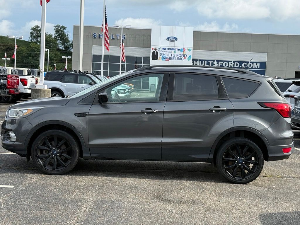 Used 2019 Ford Escape SE with VIN 1FMCU9GD1KUB99016 for sale in Triadelphia, WV