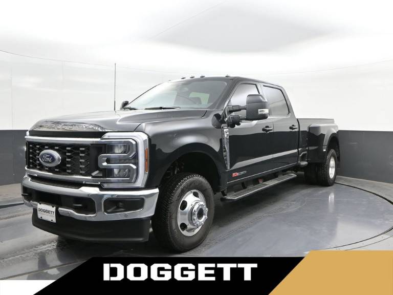 2026 Ford Super Duty F-350 DRW LARIAT