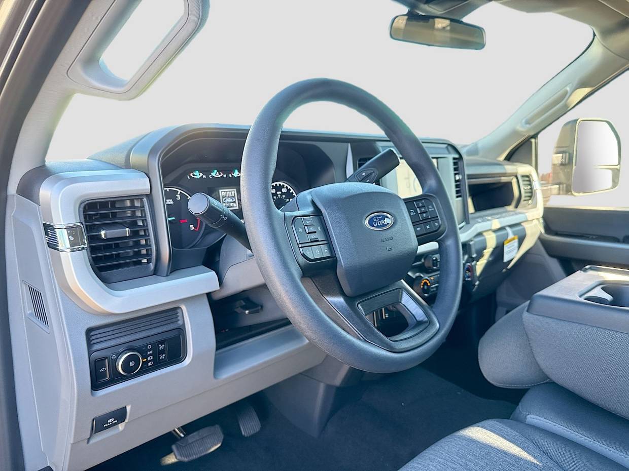 2026 Ford F-250 Super Duty XL - Photo 9