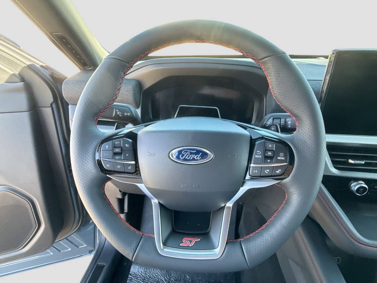 2026 Ford Explorer ST - Photo 11