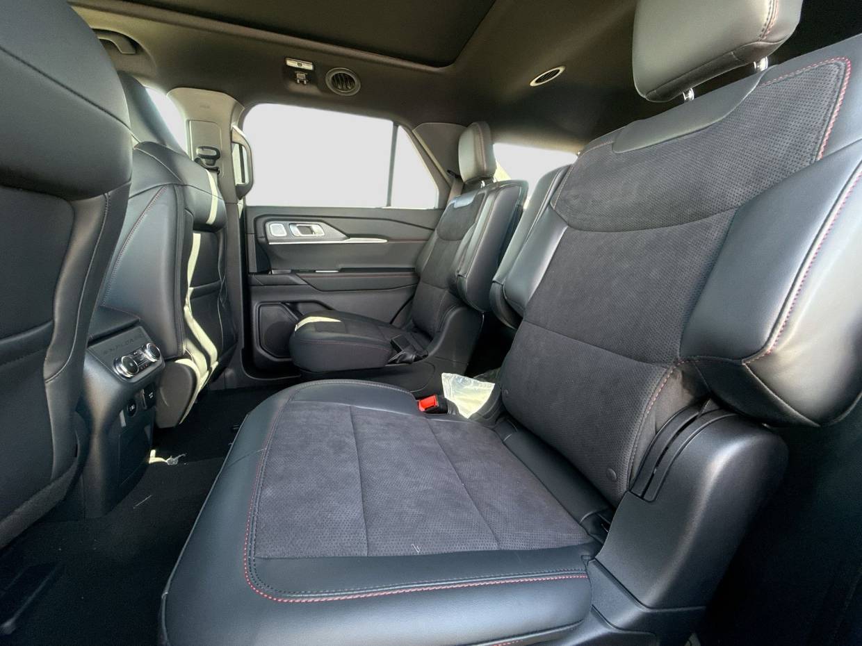2026 Ford Explorer ST - Photo 25