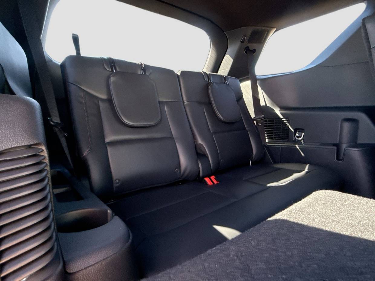 2026 Ford Explorer ST - Photo 28