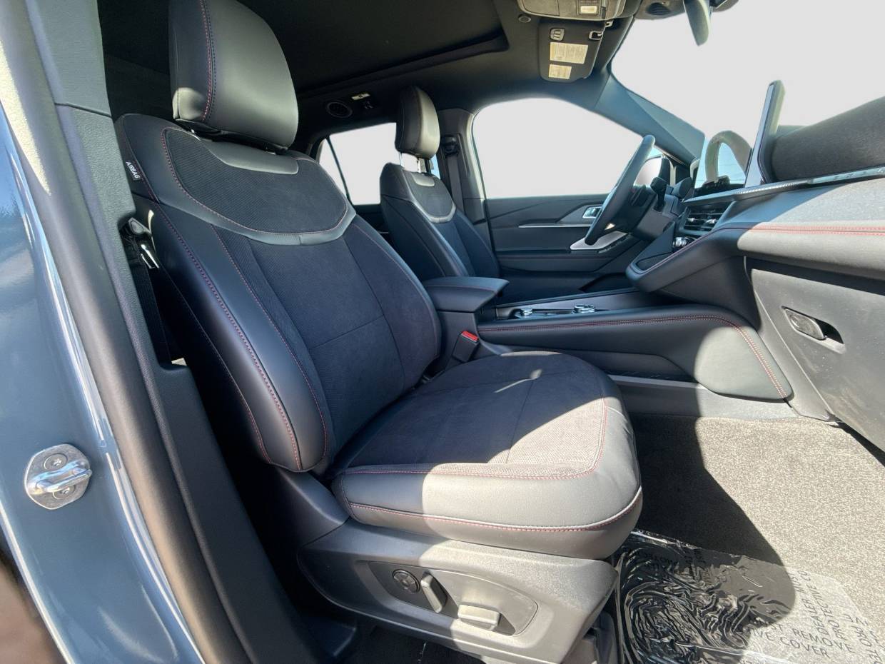 2026 Ford Explorer ST - Photo 30