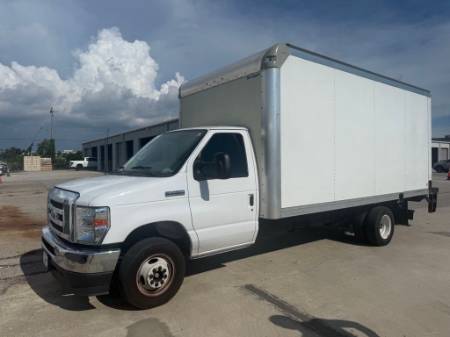 2024 Ford E-450SD Base