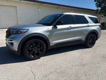 2024 Ford Explorer ST-Line