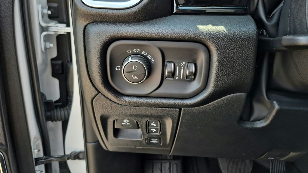 2025 RAM 1500 Laramie - Photo 13