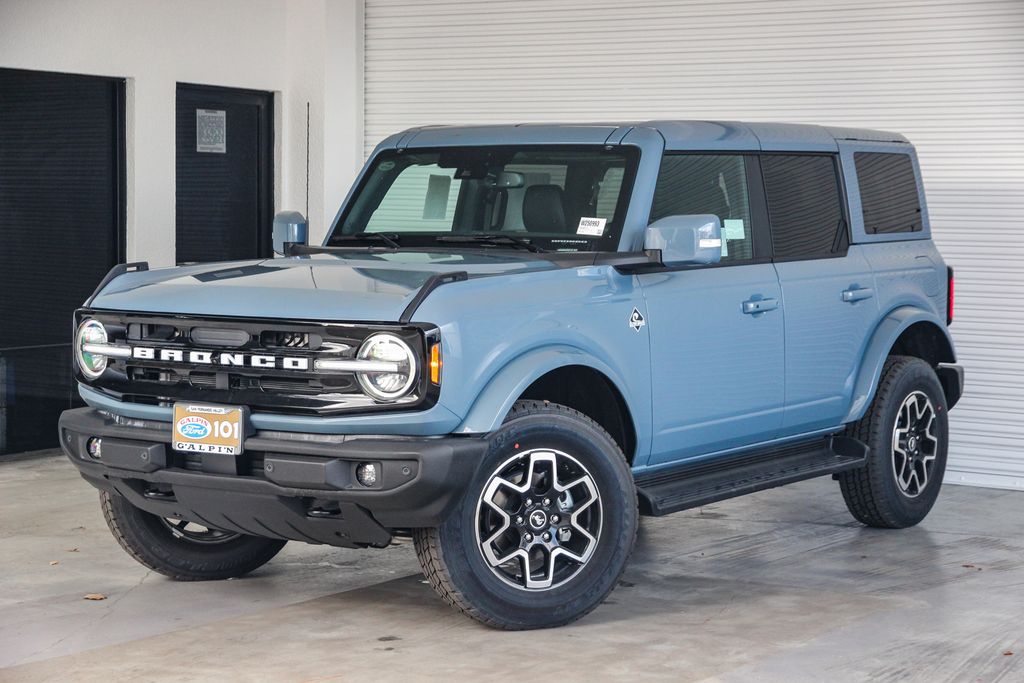 2025 Ford Bronco Outer Banks