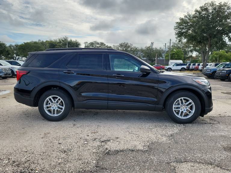 2027 Ford Explorer Active w/200A Pkg