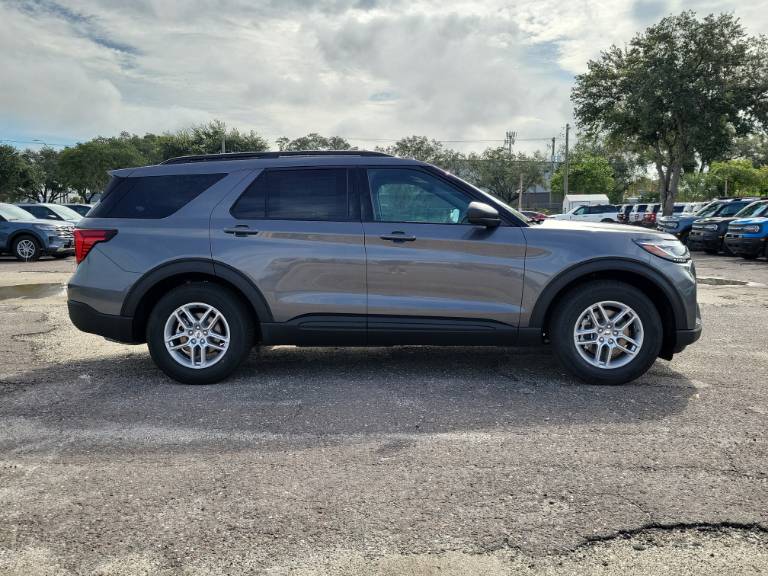 2027 Ford Explorer Active w/200A Pkg