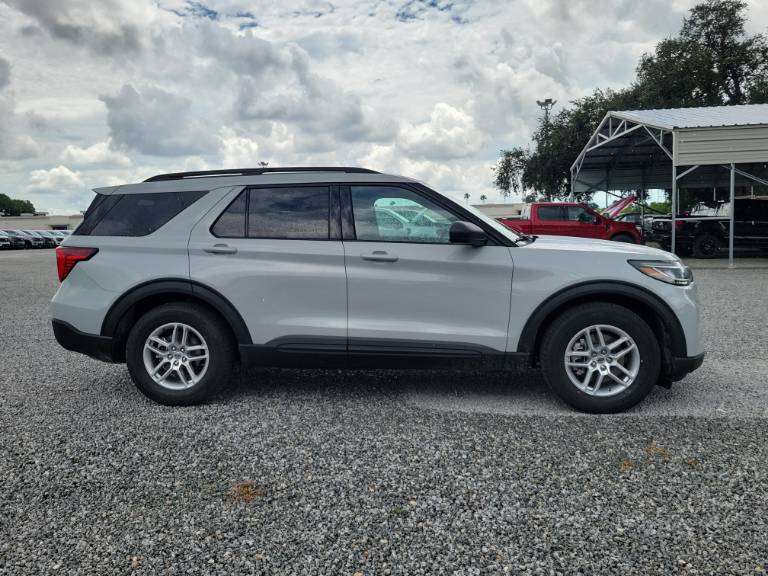2027 Ford Explorer Active w/200A Pkg