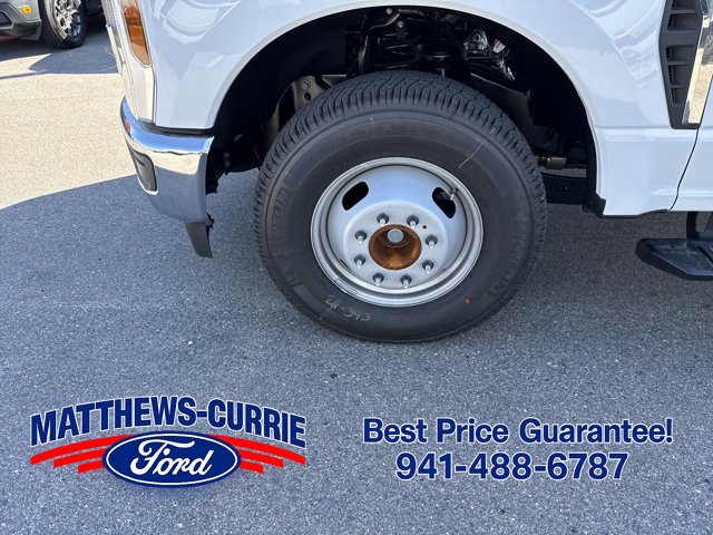 2026 Ford F-350 Super Duty Chassis Cab XL - Photo 14