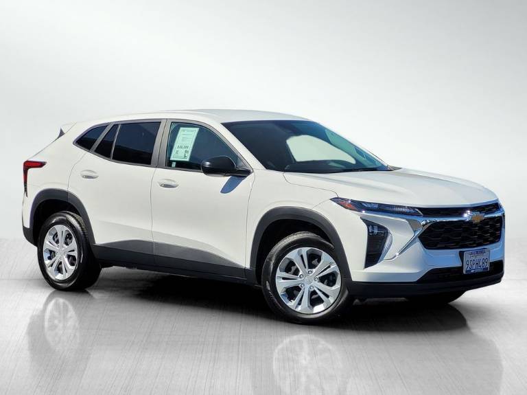 2025 Chevrolet Trax LS