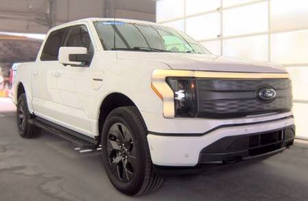 2023 Ford F-150 Lightning LARIAT