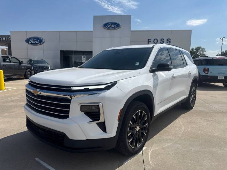 2025 Chevrolet Traverse LT