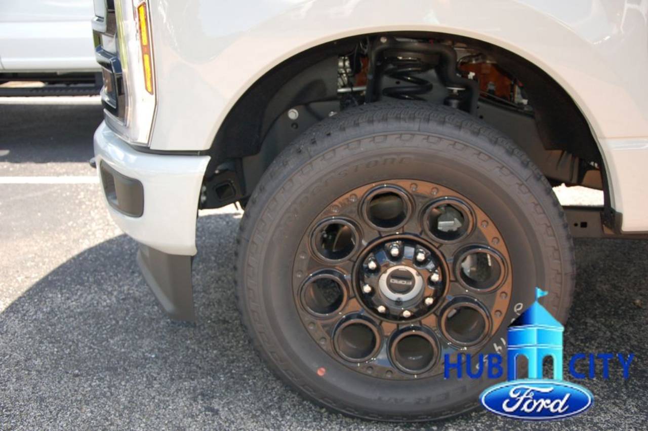2026 Ford F-250 Super Duty XLT - Photo 9