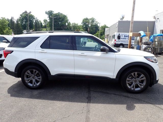 2026 Ford Explorer Active - Photo 8
