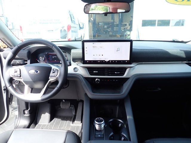 2026 Ford Explorer Active - Photo 15