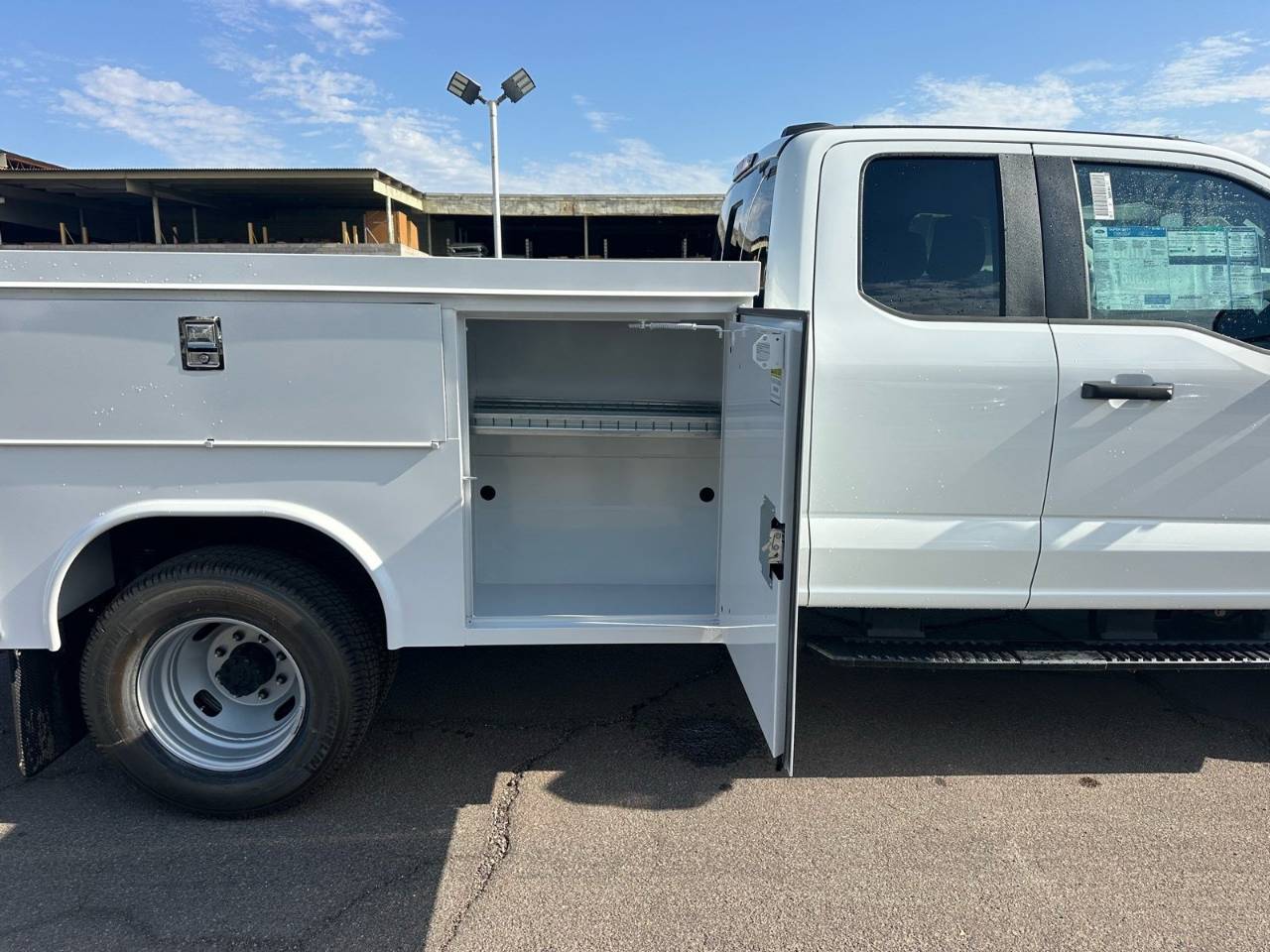 2025 Ford F-350 Super Duty Chassis Cab XL - Photo 7