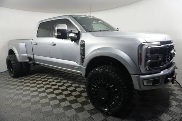 2024 Ford Super Duty F-450 DRW Platinum