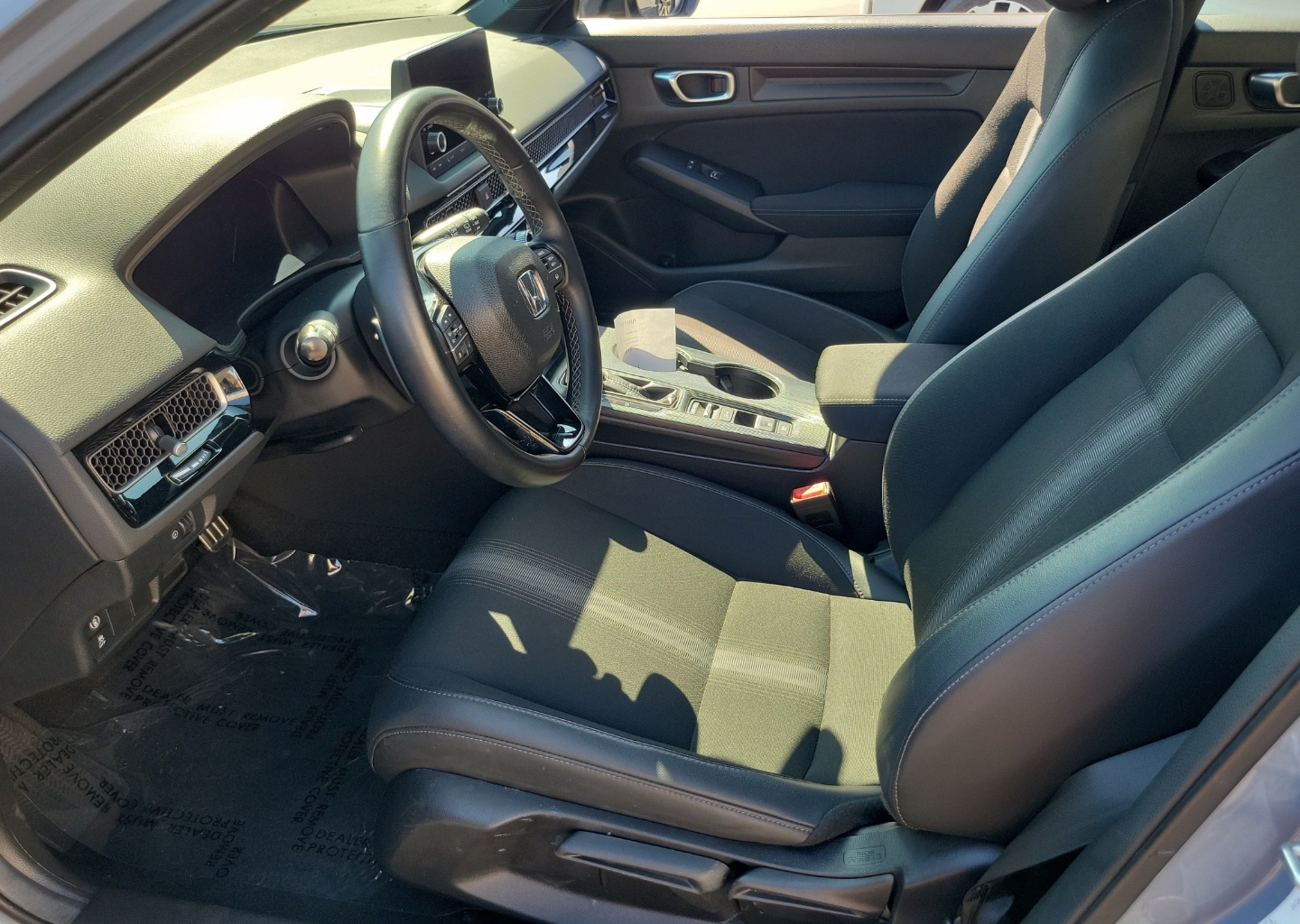 2024 Honda Civic Hatchback Sport - Photo 17
