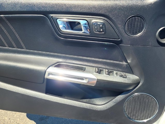 2016 Ford Mustang EcoBoost Premium - Photo 13