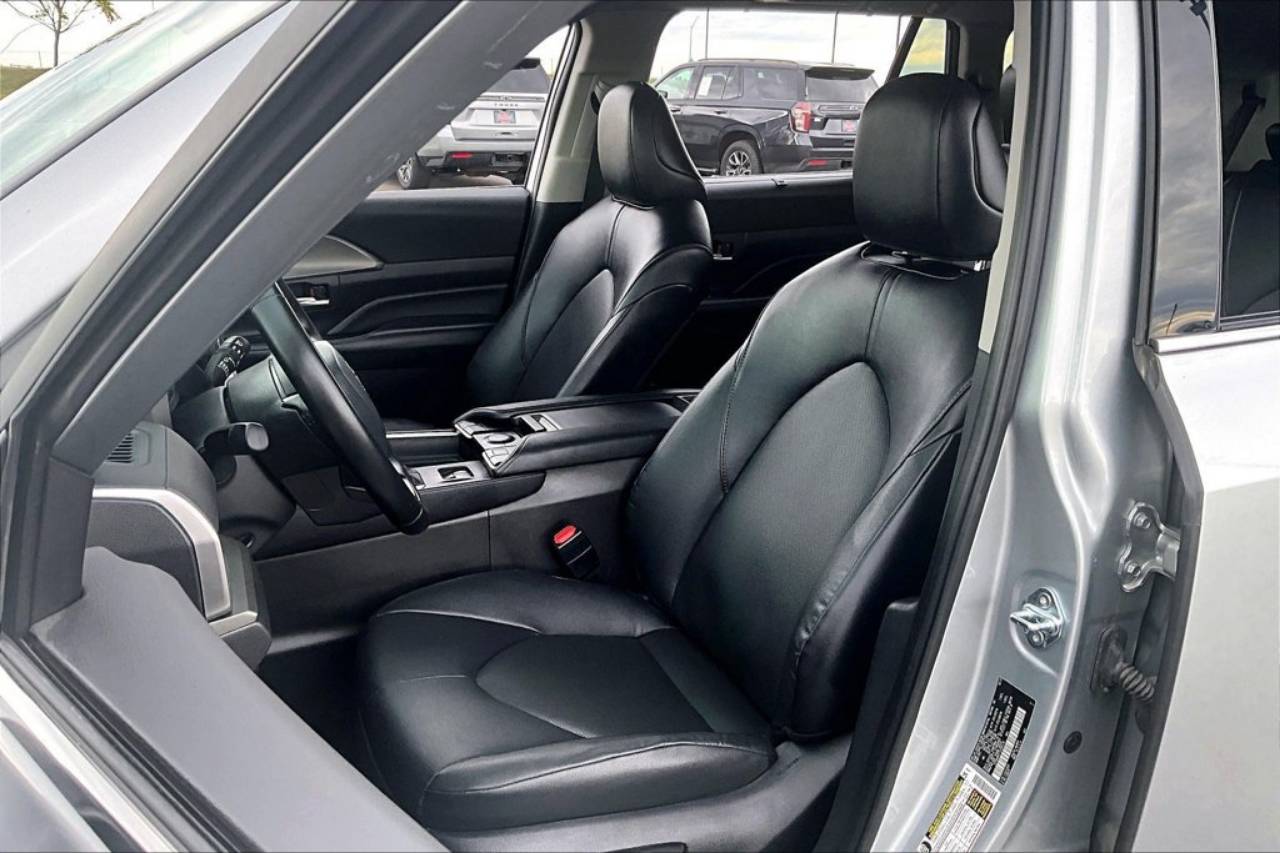 2025 Toyota Grand Highlander XLE - Photo 25