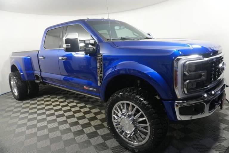 2026 Ford Super Duty F-450 DRW LARIAT