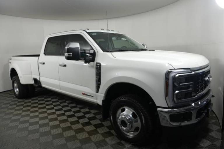 2026 Ford Super Duty F-350 DRW LARIAT