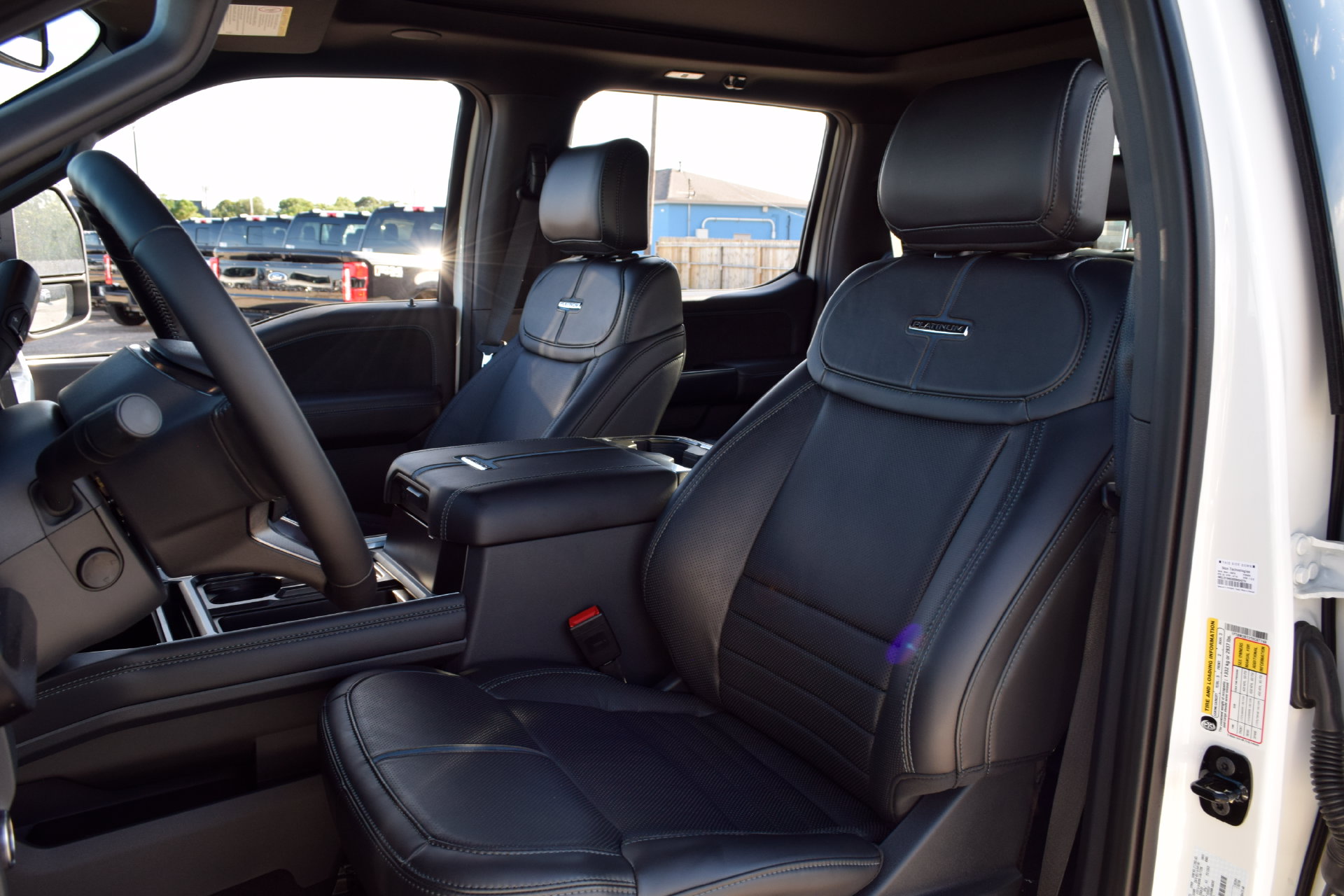 2026 Ford F-250 Super Duty Platinum - Photo 16
