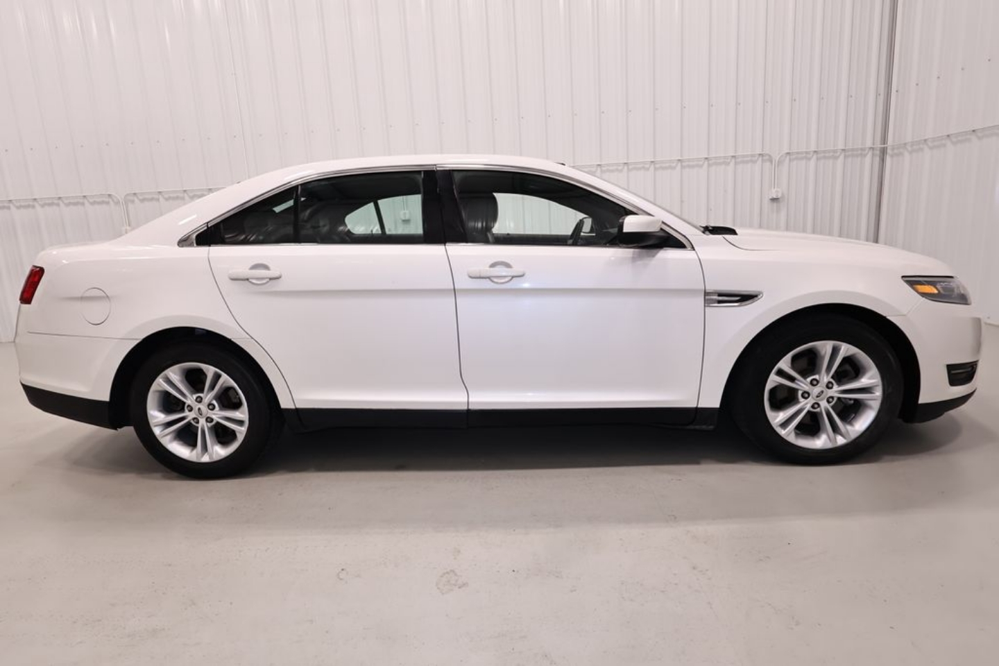 Used 2014 Ford Taurus SEL with VIN 1FAHP2E81EG157520 for sale in Canfield, OH