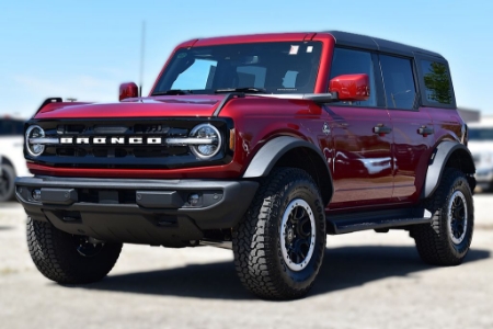 2026 Ford Bronco Outer Banks