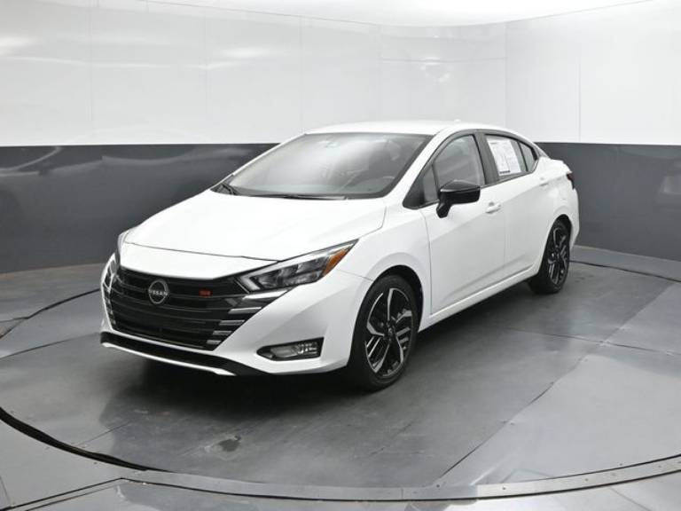 2024 Nissan Versa 1.6 SR