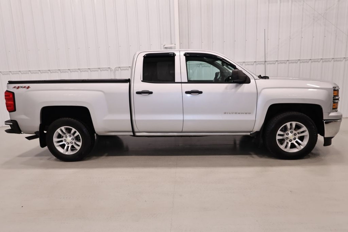 Used 2014 Chevrolet Silverado 1500 LT with VIN 1GCVKREH3EZ331113 for sale in Canfield, OH