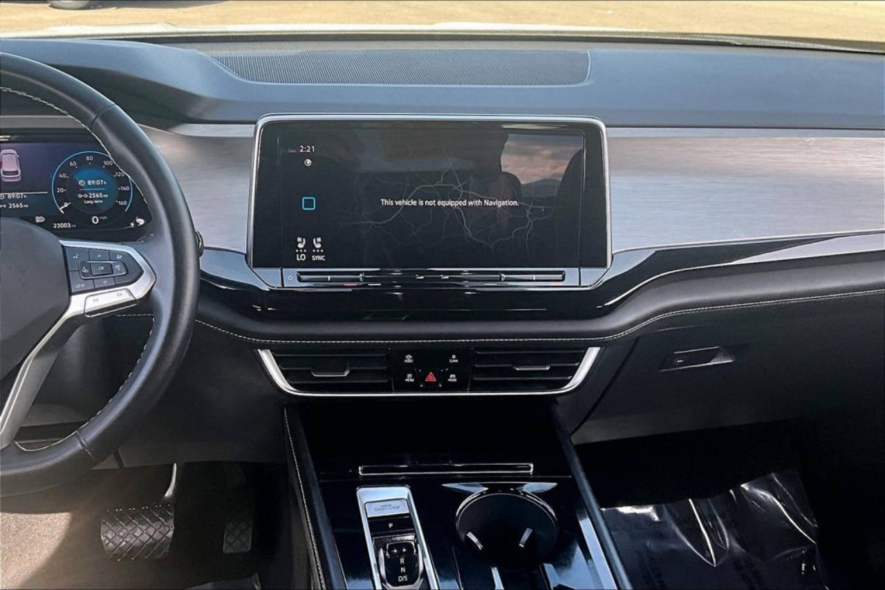 2025 Volkswagen Atlas Cross Sport SE w/Tech - Photo 6