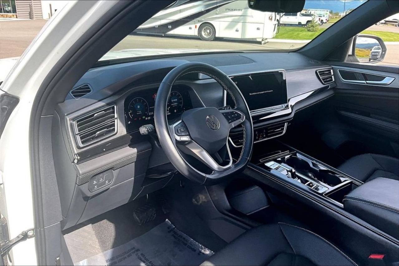 2025 Volkswagen Atlas Cross Sport SE w/Tech - Photo 14