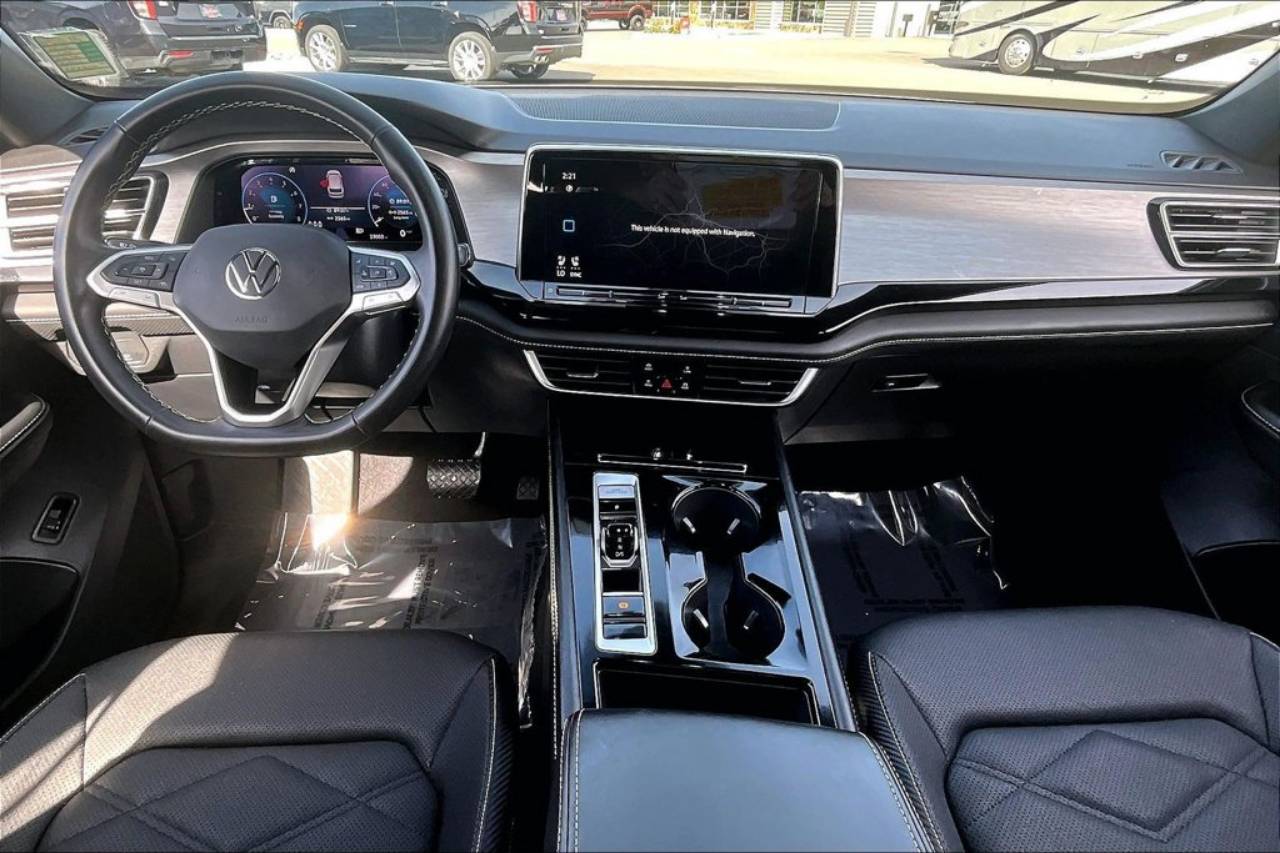 2025 Volkswagen Atlas Cross Sport SE w/Tech - Photo 16