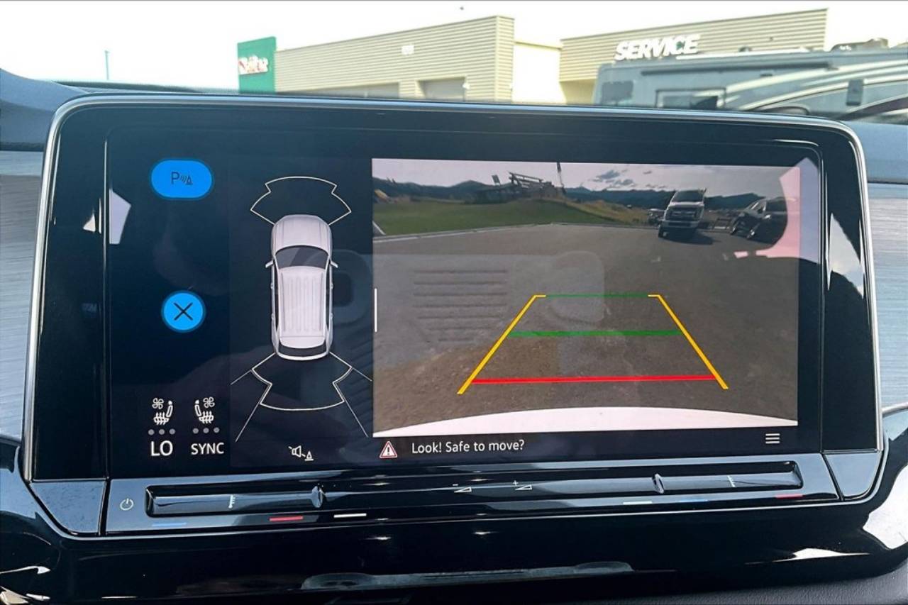2025 Volkswagen Atlas Cross Sport SE w/Tech - Photo 21