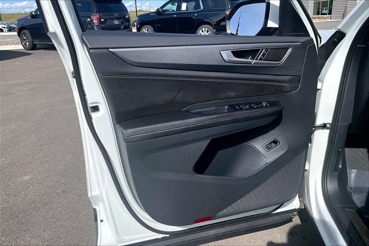 2025 Volkswagen Atlas Cross Sport SE w/Tech - Photo 23