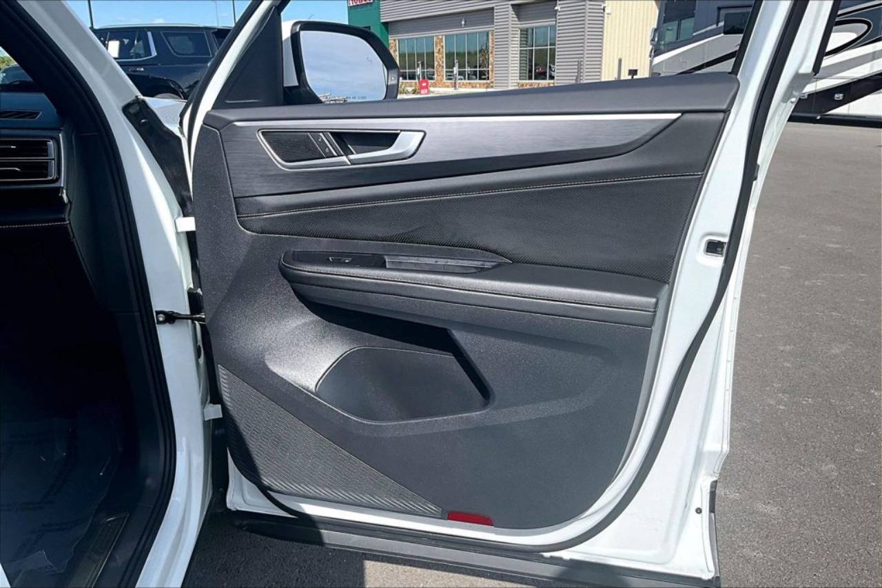 2025 Volkswagen Atlas Cross Sport SE w/Tech - Photo 24