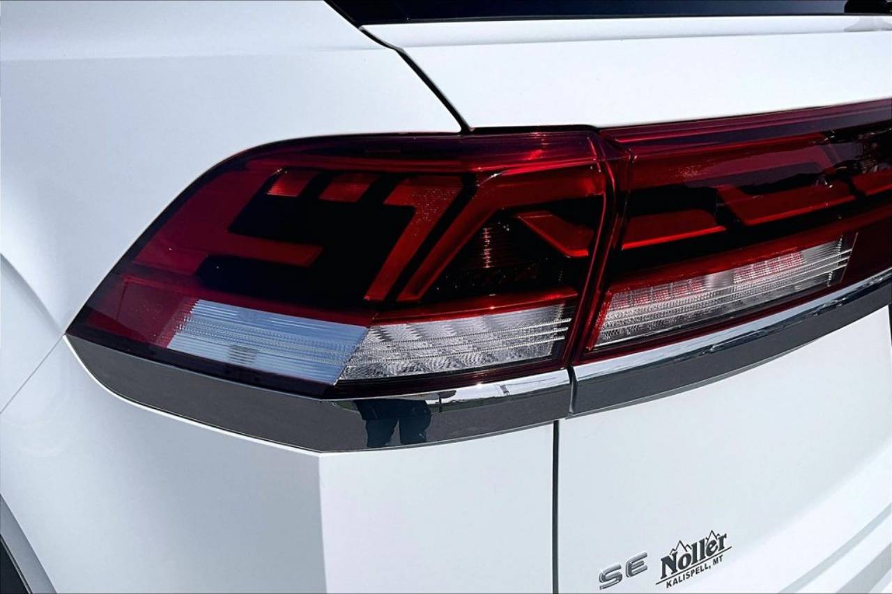 2025 Volkswagen Atlas Cross Sport SE w/Tech - Photo 30