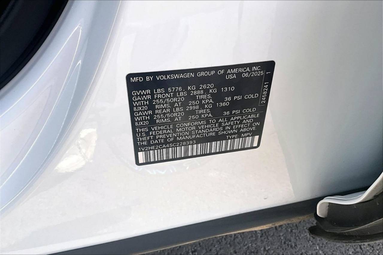 2025 Volkswagen Atlas Cross Sport SE w/Tech - Photo 35