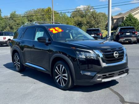 2025 Nissan Pathfinder Platinum