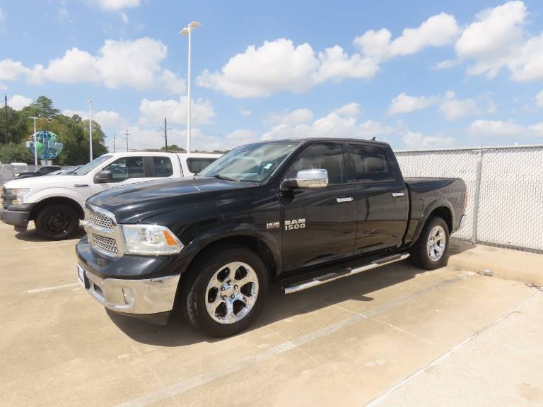 2014 RAM 1500 2WD Crew Cab 140.5 Laramie