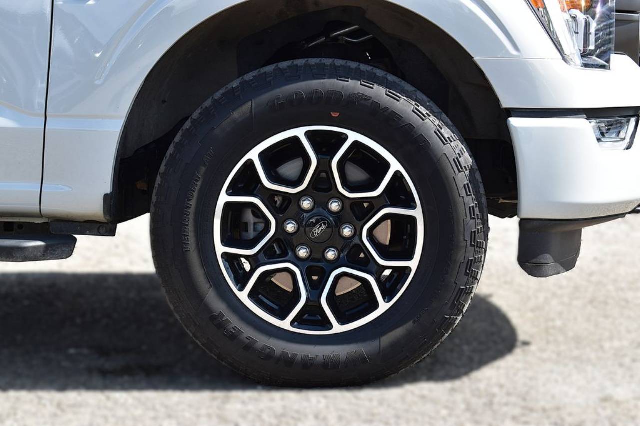2023 Ford F-150 XLT - Photo 6
