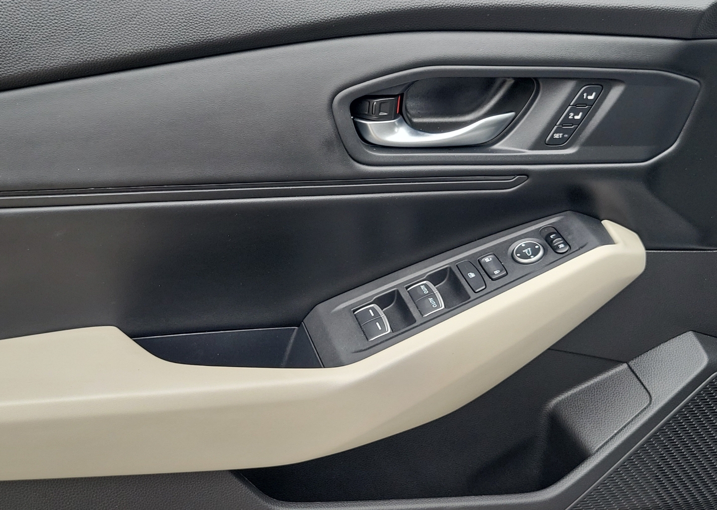 2024 Honda Accord Hybrid EX-L - Photo 19
