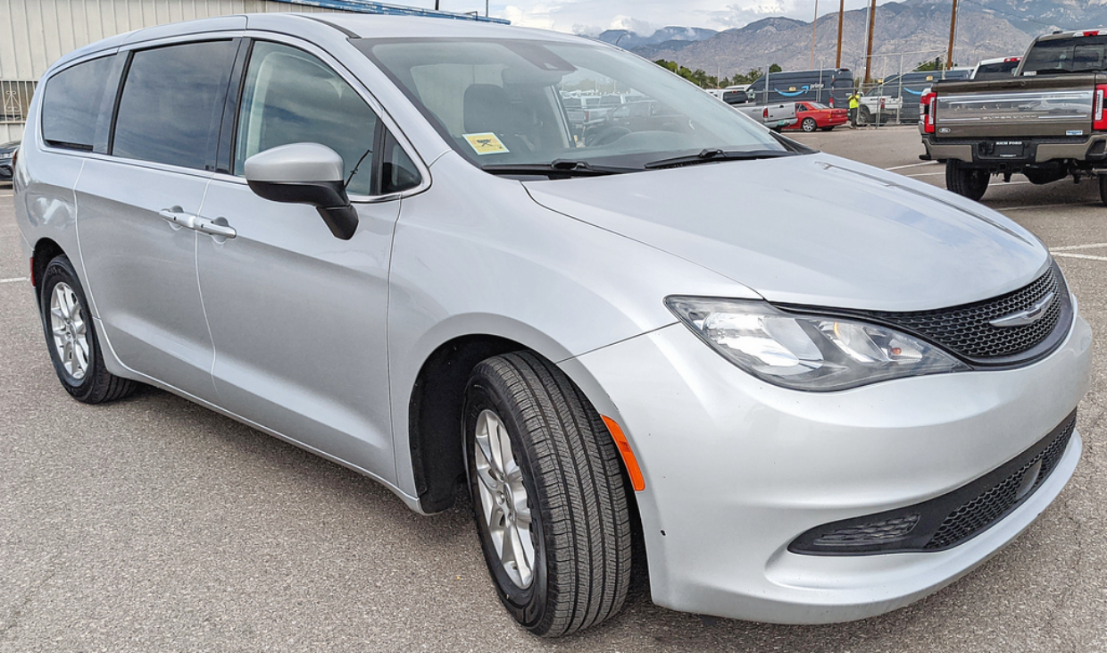 2023 Chrysler Voyager